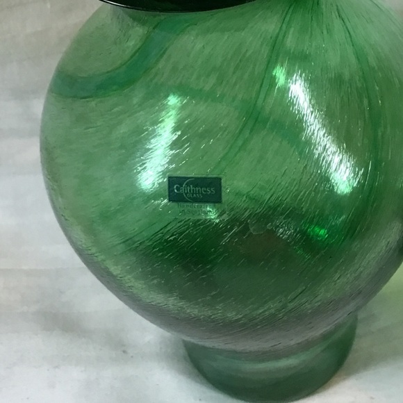 Hand crafted Scottish glass vases - Picture 2 of 4